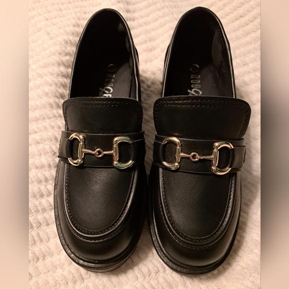 Rouge Helium Loafers Size 8.5 - Picture 2 of 9